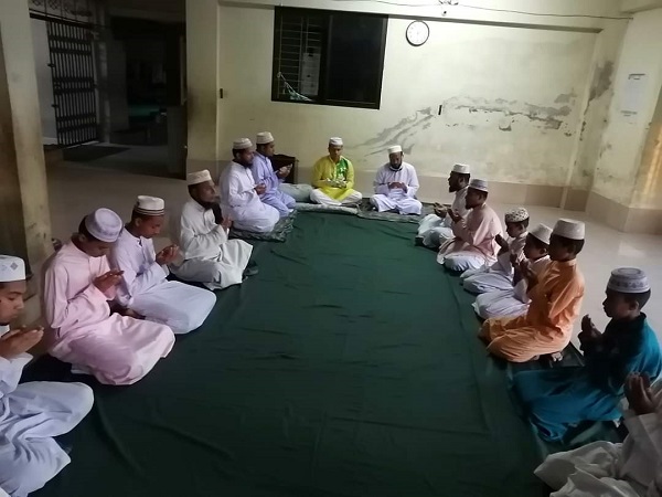 ছাত্রলীগ নেতা তাজু’র পিতার রুহের মাগফিরাত কামনা করে নগর ছাত্রলীগের দোয়া