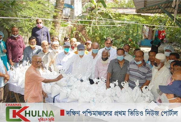 নগর বিএনপি’র ১০নং ওয়ার্ডের গৃহবন্দি মানুষের মাঝে খাদ্যসামগ্রী বিতরণ