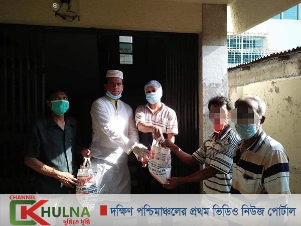 অসহায় মানুষের পাশে খুলনা মহানগর ছাত্রলীগ