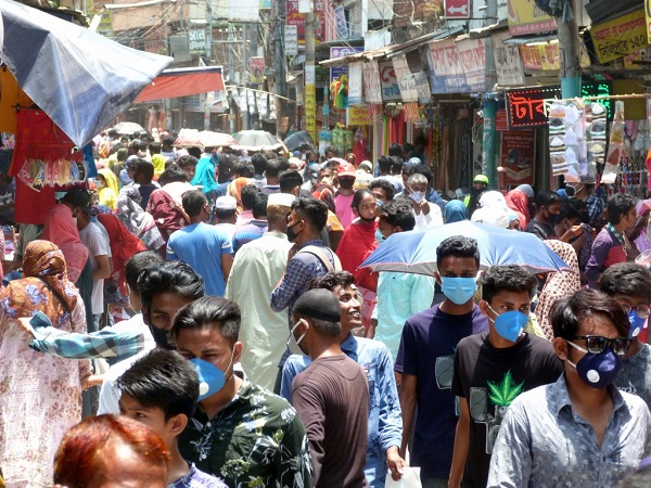 যশোরের ঈদ বাজারের শেষ দিনে উপচে পড়া ভীড় : মার্কেট বন্ধ হচ্ছে আগামীকাল