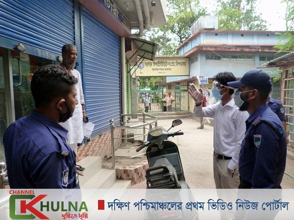 যশোরে মার্কেট বন্ধ রাখতে কঠোর অবস্থানে জেলা প্রশাসন