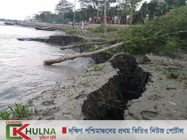 শরণখোলায় বেড়িবাঁধে ভাঙন,মানুষ আতঙ্কে