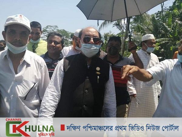 বাগেরহাটে বেড়িবাঁধ ভাঙন পরিদর্শন করলেন এমপি এ্যাড. মিলন