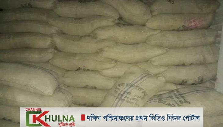 ব্যবসায়ীর গুদামে মিলল ৫০ টন সরকারি গম, আটক ৩