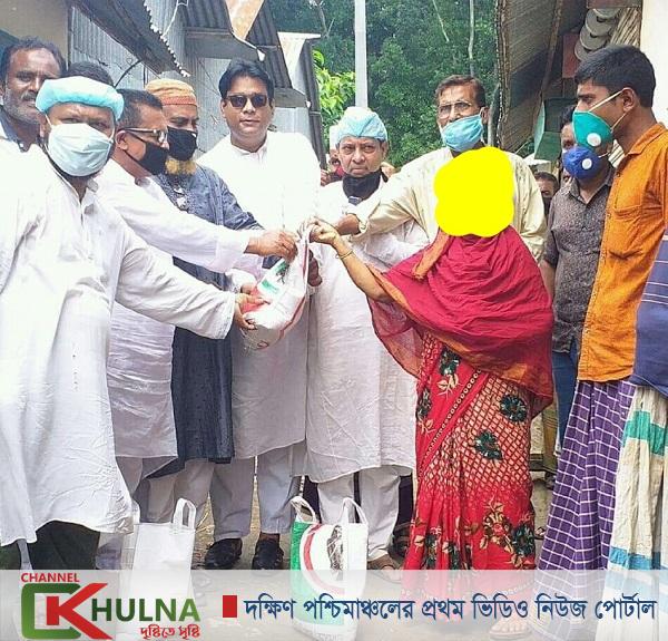 মাগুরার শ্রীপুরে ১০০ গরীব ও অসহায় পরিবার মাঝে বিএনপি’র উদ্যোগে ত্রাণ বিতরণ বিতরণ