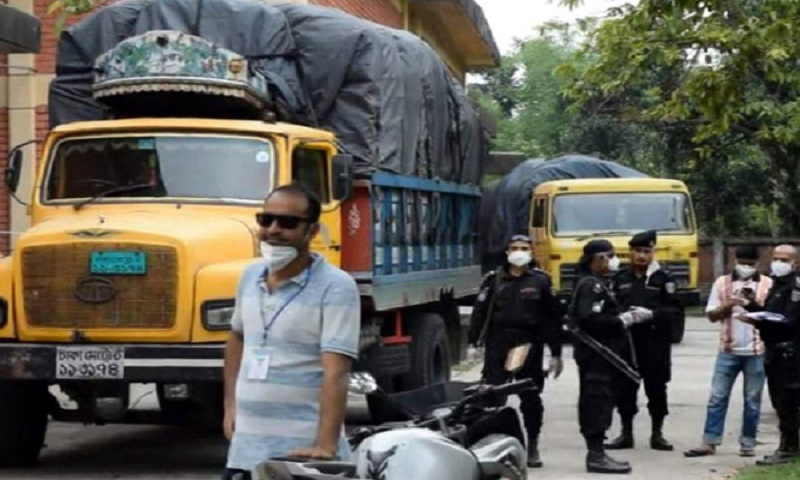 জয়পুরহাটে পাচারকালে ৫০ মেট্রিক টন গমসহ ৩টি ট্রাক জব্দ
