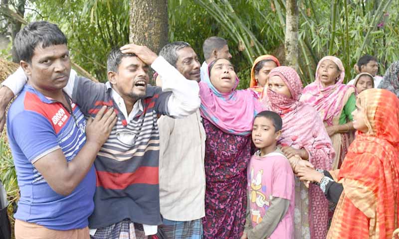 জয়পুরহাটে টর্নেডোয় লণ্ডভণ্ড ৪০ গ্রাম, নিহত ৪