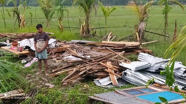 কাউখালীতে টর্নেডো শতাধিক ঘরবাড়ী বিধ্বস্ত, গাছ পালা উপড়ে ব্যাপক ক্ষয় ক্ষতি