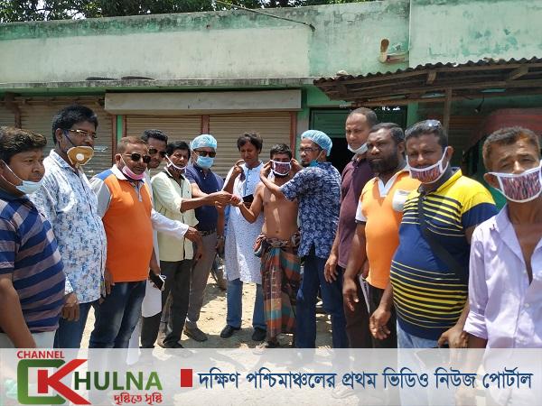 খুলনায় বিএনপি নেতা বকুলের উদ্যোগে সাবেক ছাত্রদল নেতৃবৃন্দ এবং মহানগর সেচ্ছাসেবক দলের সাস্থ্য উপকরণ বিতরণ