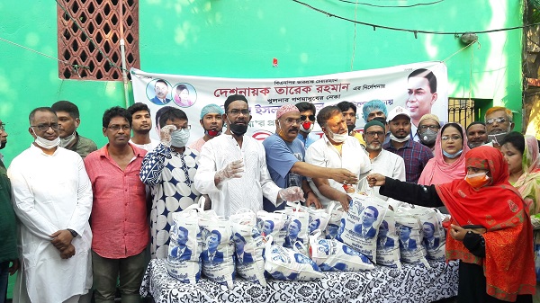 নগরীর ২৭নং ওয়ার্ডে কর্মহীন মানুষের মাঝে বিএনপির মানবিক সহায়তা প্রদান