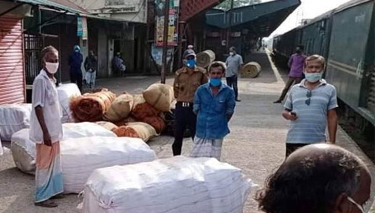 ছুটি শেষে চালু হলো পার্সেল ট্রেন