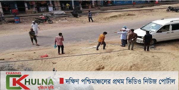 পাওনা টাকা আদায়ে দেনাদারকে জরিয়ে ধরলেন করোনা রুগী