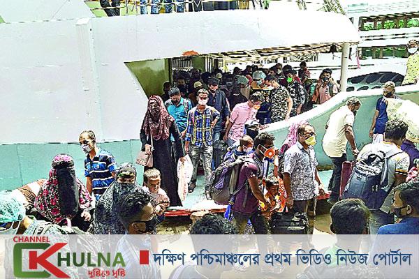 স্বাস্থ্যবিধির তোয়াক্কা নেই কোথাও