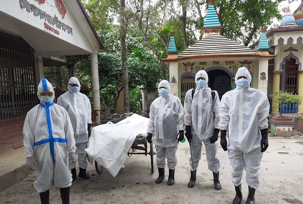 করোনায় মৃত ব্যক্তির দাফন-সৎকারে কোয়ান্টাম ফাউন্ডেশন গোপালগঞ্জ সেল