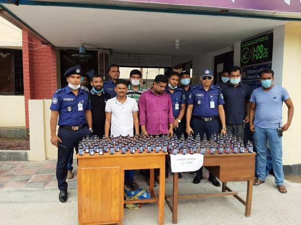 মাগুরায় ১২০ বোতল ফেন্সিডিলসহ দুই মাদক ব্যবসায়ী গ্রেফতার