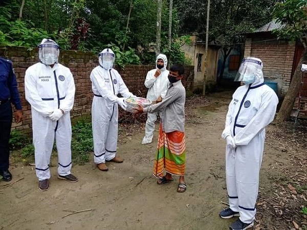 করোনা কালে মাগুরা জেলা পুলিশ এর প্রসংশনীয় উদ্যোগ