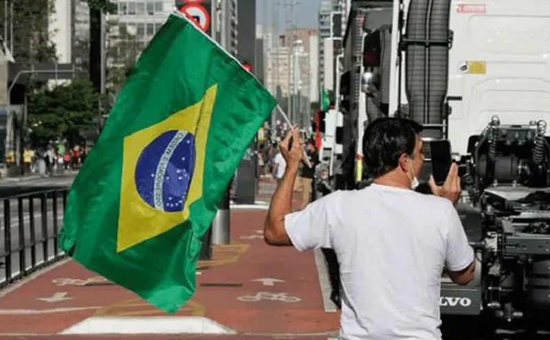 করোনায় মৃত্যুতে ২য় স্থানে ব্রাজিল