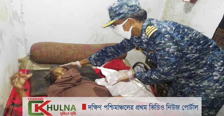 খুলনায় ১৫’শ অসহায় ও দুস্থ পরিবারের মাঝে নৌবাহিনীর ত্রাণ বিতরণ