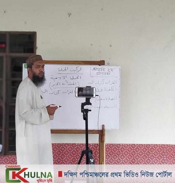 করোনায় শিক্ষা যোদ্ধা কাউখালীর প্রভাষক মাও. মো. নাসরুল্লাহ