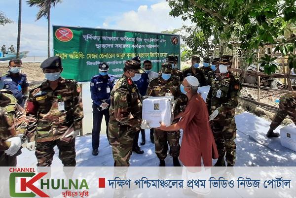 শরণখোলায় সেনাবাহিনীর নির্মানাধীন বাঁধের ডাম্পিং কাজের উদ্বোধন করলেন জিওসি