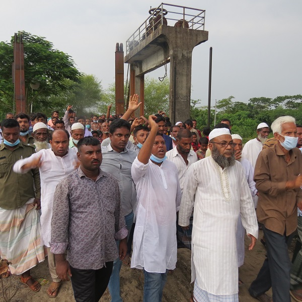 মোরেলগঞ্জের পঞ্চকরনে গরু চুরির প্রতিবাদে এলাকাবাসির বিক্ষোভ সমাবেশ