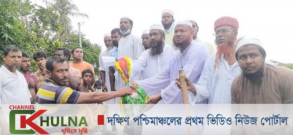 ঘূর্ণিঝড় আম্ফানে ক্ষতিগ্রস্ত মানুষদের মাঝে জাতীয় ওলামা মাশায়েখ আইম্মা পরিষদ খুলনা মহানগর শাখার ত্রাণ বিতরণ