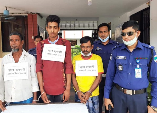 মাগুরায় ৯৪ পিছ ইয়াবাসহ তিন মাদক ব্যাবসায়ী গ্রেফতার