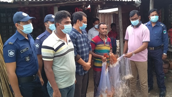 কোটচাঁদপুরে ভ্রাম্যমাণ আদালতের অভিযানে কারেন্ট জাল জব্দ