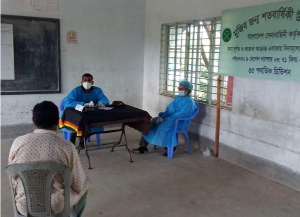 কয়রায় দিন ব্যাপী সেনাবাহিনীর বিনামুল্যে চিকিৎসা সেবা