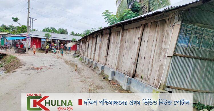 দখলদারদের কারণে আটকে গেছে রাস্তা সম্প্রসারণ কাজ