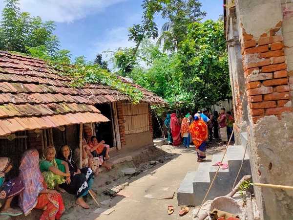 তালায় ঘরের আঁড়ার সাথে গলায় রশি দিয়ে এক বৃদ্ধ’র আত্মহত্যা