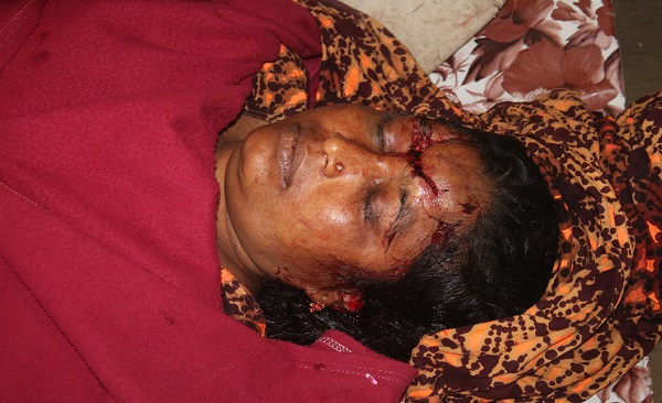 তালায় পাট চুরির অভিযোগে গৃহবধূকে পিটিয়ে হত্যা!