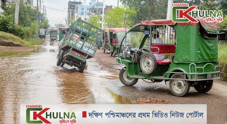 নগরীর মুজগুন্নি মহাসড়কে দুর্ভোগের শেষ নেই