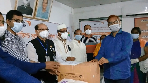 মোরেলগঞ্জে ওয়ার্ল্ড ভিশনের কোভিট-১৯ সুরক্ষা সরঞ্জাম বিতরণ করেন সংসদ সদস্য এ্যাড.মিলন