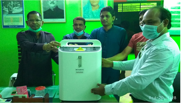 কলারোয়া উপজেলা স্বাস্থ্য কমপ্লেক্সে কনসেন্টেটর মেশিন প্রদান করলেন নাভানা গ্রুপ