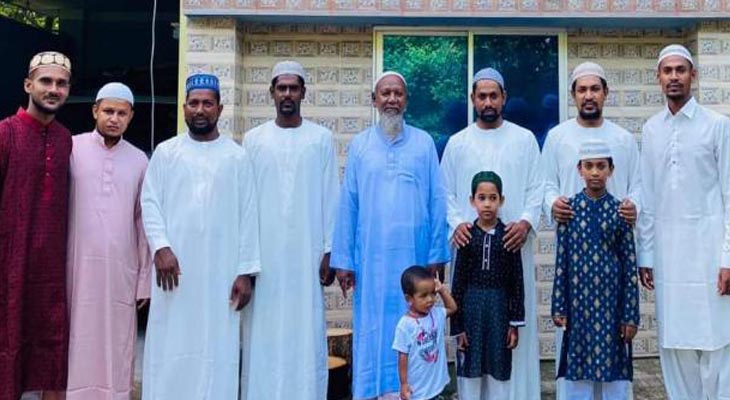 ঈদে গরু-ছাগলের সঙ্গে মহিষও কোরবানি দিল ক্রিকেটার মোস্তাফিজ