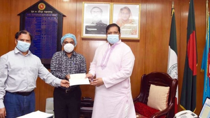 প্রধানমন্ত্রীর অনুদানের চেক পেল বঙ্গবন্ধু ক্রীড়াসেবী ফাউন্ডেশন