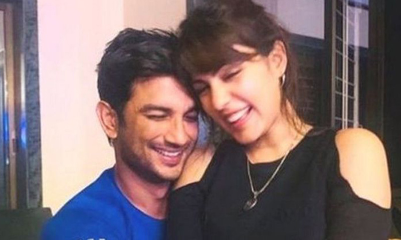 সুশান্তের মৃত্যুতে সামাজিক মাধ্যমে তোপের মুখে রিয়া
