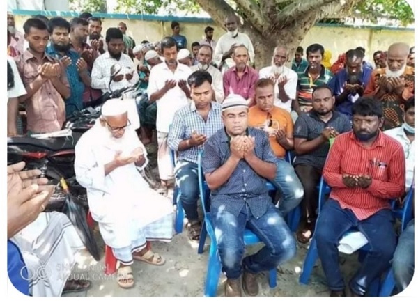 পাইকগাছা কয়রা এমপি বাবু’র রোগ মুক্তি কামনায় ছাত্রলীগের দোয়া মাহফিল অনুষ্ঠিত