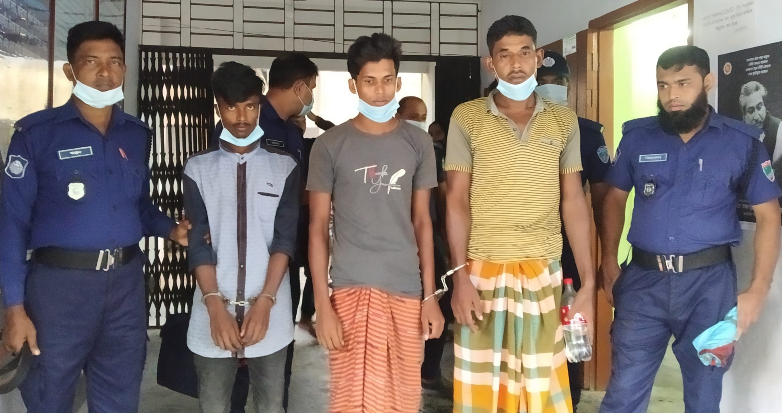 মোড়েলগঞ্জে চা দোকানিকে হত্যার ঘটনায় আটক ৩