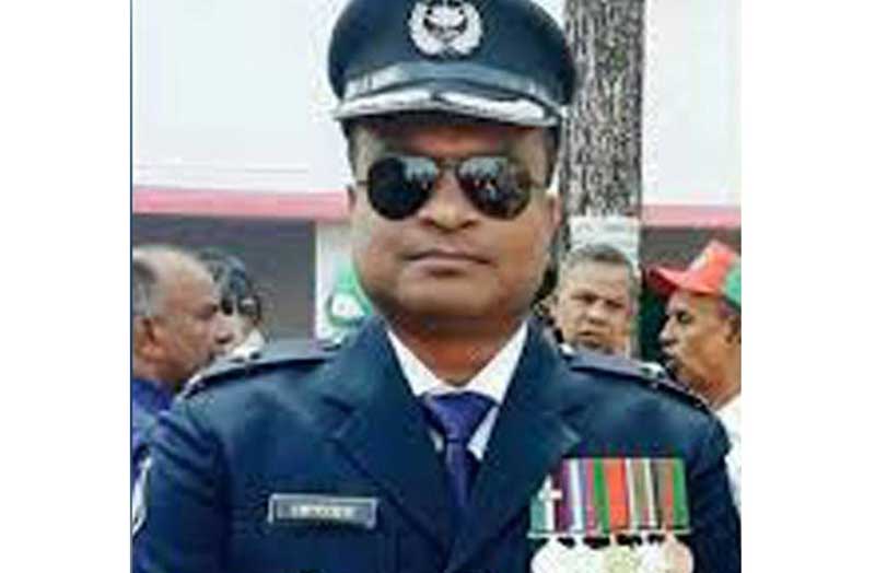 ক্রসফায়ারের হুমকি: রাউজানের সাবেক ওসি’র বিরুদ্ধে মামলা