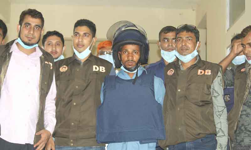 ইউএনওর ওপর হামলার কথা স্বীকার মালি রবিউলের