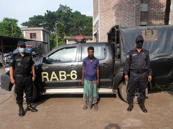 চুয়াডাঙ্গায় র‌্যাবের মাদক বিরোধী অভিযানে চার কেজি গাঁজাসহ গ্রেফতার ১