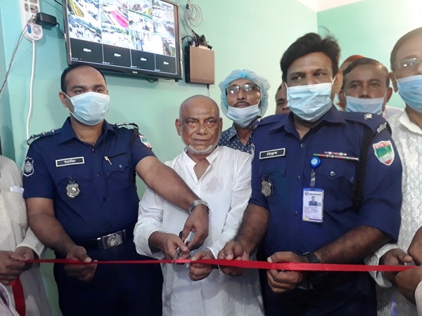 সাতক্ষীরার গাজীরহাট বাজারে সিসি ক্যামেরা উদ্বোধন