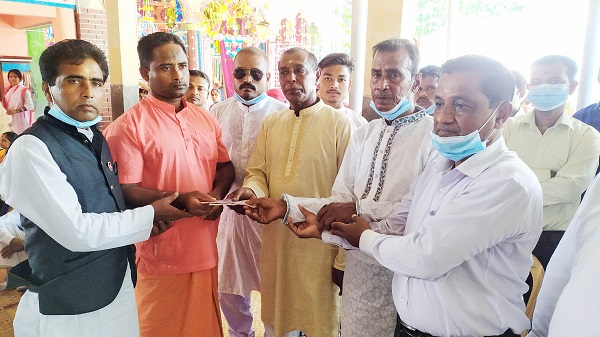 চিতলমারীতে আওয়ামী লীগ নের্তৃবৃন্দের বিভিন্ন পূজা মন্ডপ পরিদর্শন