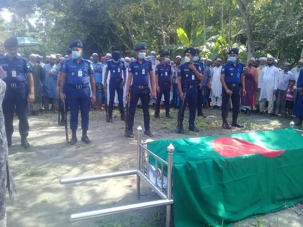 রামপালে মুক্তিযোদ্ধা শহিদুল্লাহর রাষ্ট্রীয় মর্যাদায় দাফন সম্পন্ন