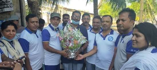 পাইকগাছায় হাঁটার সাথীর পক্ষ থেকে নব-নির্বাচিত উপজেলা চেয়ারম্যান আনোয়ার ইকবাল মন্টুর সংবর্ধনা
