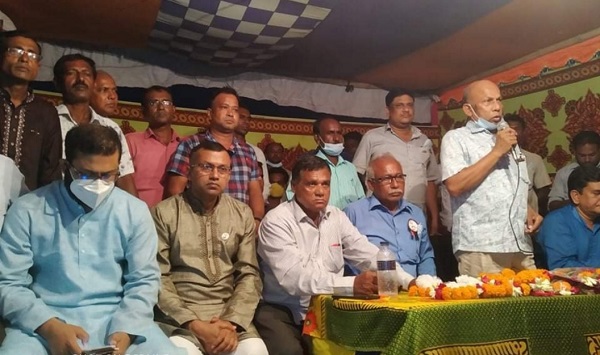 পাইকগাছায় নৌকার পক্ষে দিনভর গণসংযোগ ও পথসভায় এড.সুজিত অধিকারী