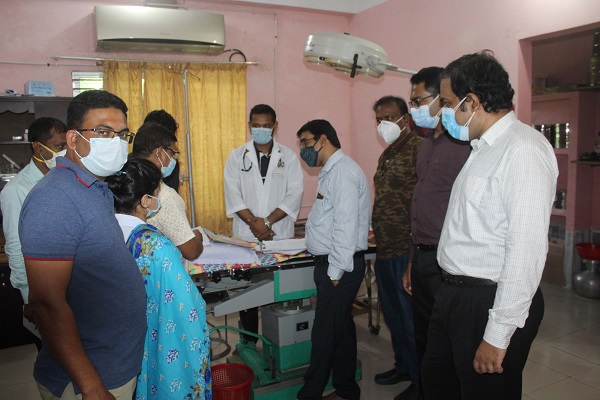 মোল্লাহাটে সিভিল সার্জনের বেসরকারী ক্লিনিক পরিদর্শন