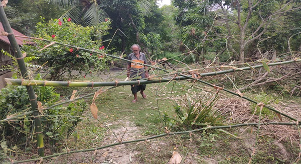 তালার খেশরায় অসহায় পরিবারের বসতবাড়িসহ জমি দখল চেষ্টা